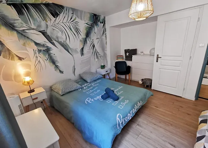 Holiday home Les Remparts De Caroline, Au Pied De La Cite.