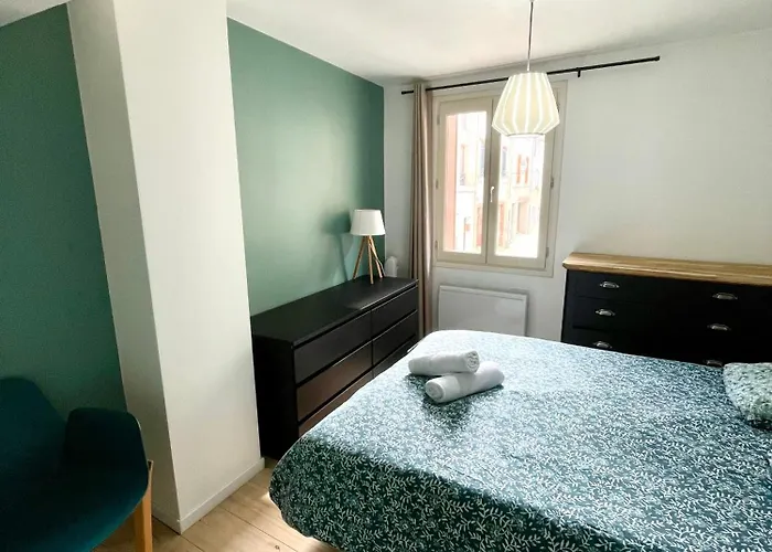 Les Remparts De Caroline, Au Pied De La Cite. Holiday home